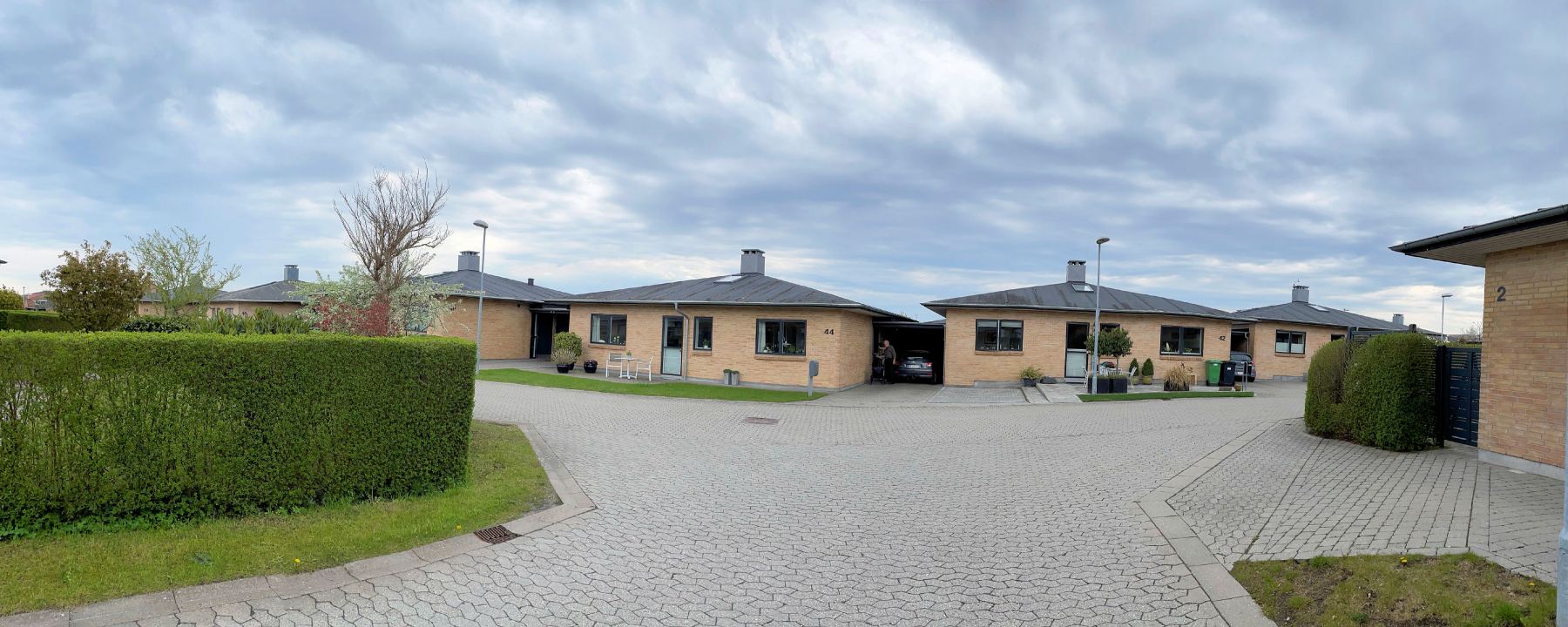 Indkørsel 42 og 44